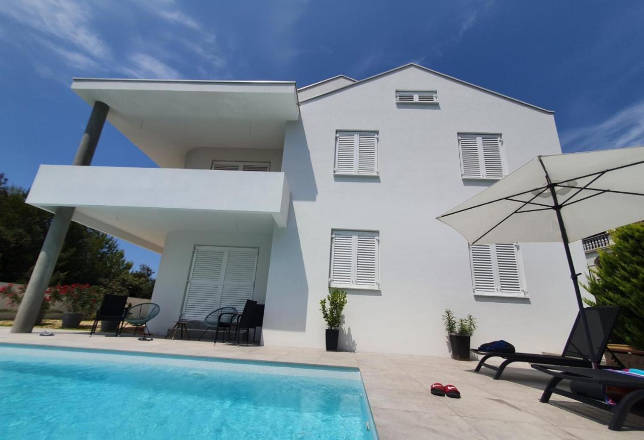 Apartamento Haus Dalmatia With Heated Pool Bibinje Exterior foto