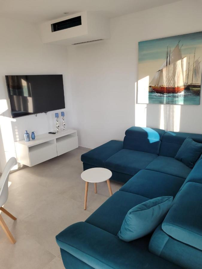 Apartamento Haus Dalmatia With Heated Pool Bibinje Exterior foto
