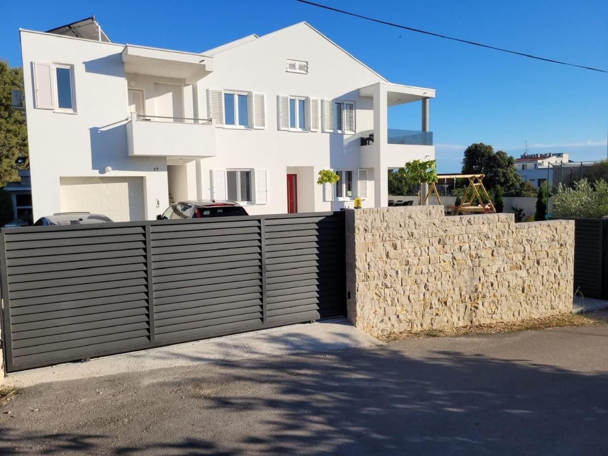 Apartamento Haus Dalmatia With Heated Pool Bibinje Exterior foto