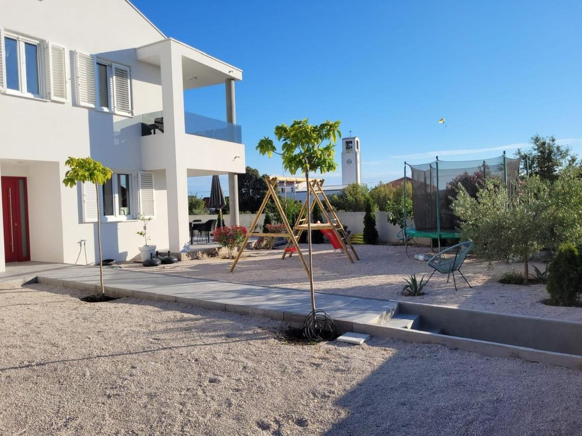 Apartamento Haus Dalmatia With Heated Pool Bibinje Exterior foto