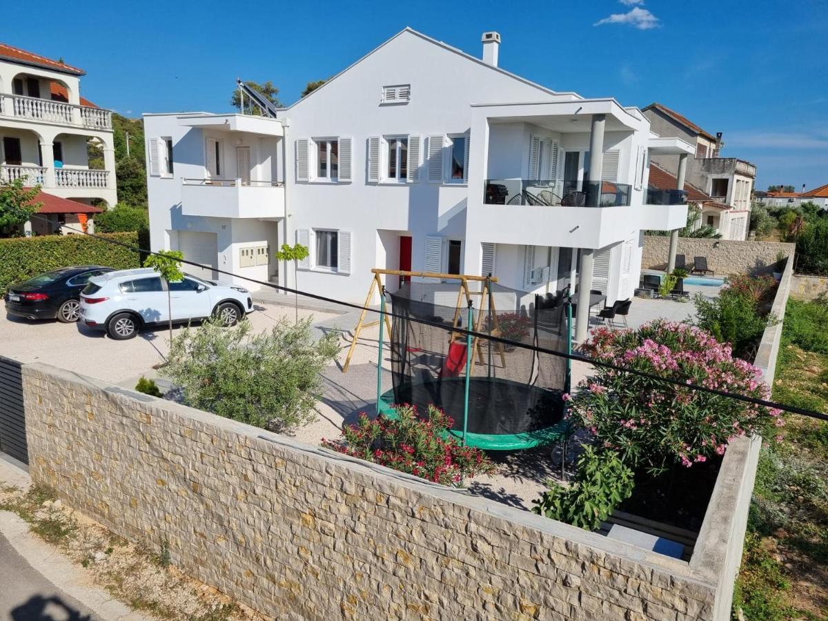 Apartamento Haus Dalmatia With Heated Pool Bibinje Exterior foto