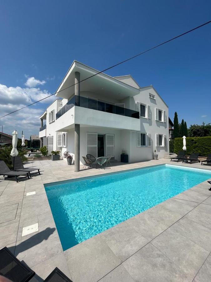 Apartamento Haus Dalmatia With Heated Pool Bibinje Exterior foto