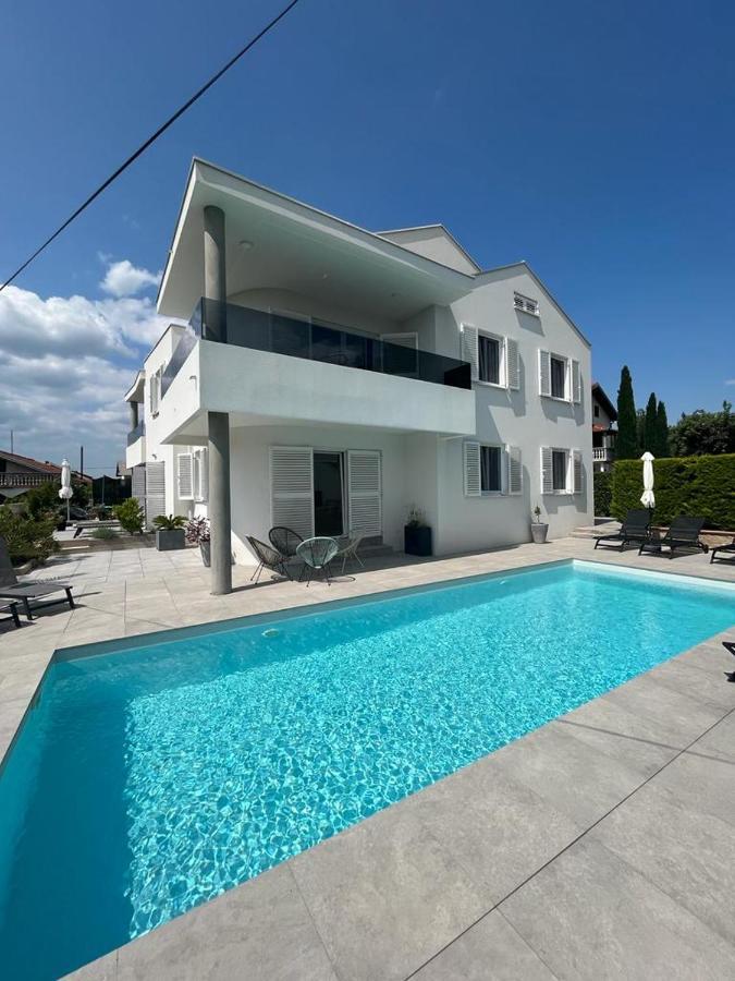 Apartamento Haus Dalmatia With Heated Pool Bibinje Exterior foto