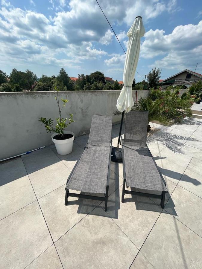 Apartamento Haus Dalmatia With Heated Pool Bibinje Exterior foto