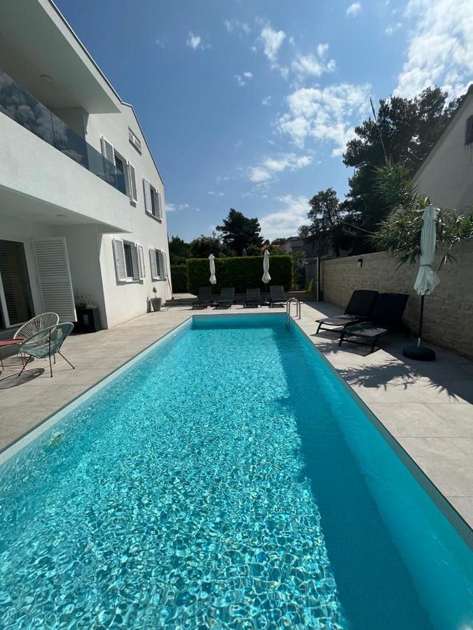 Apartamento Haus Dalmatia With Heated Pool Bibinje Exterior foto