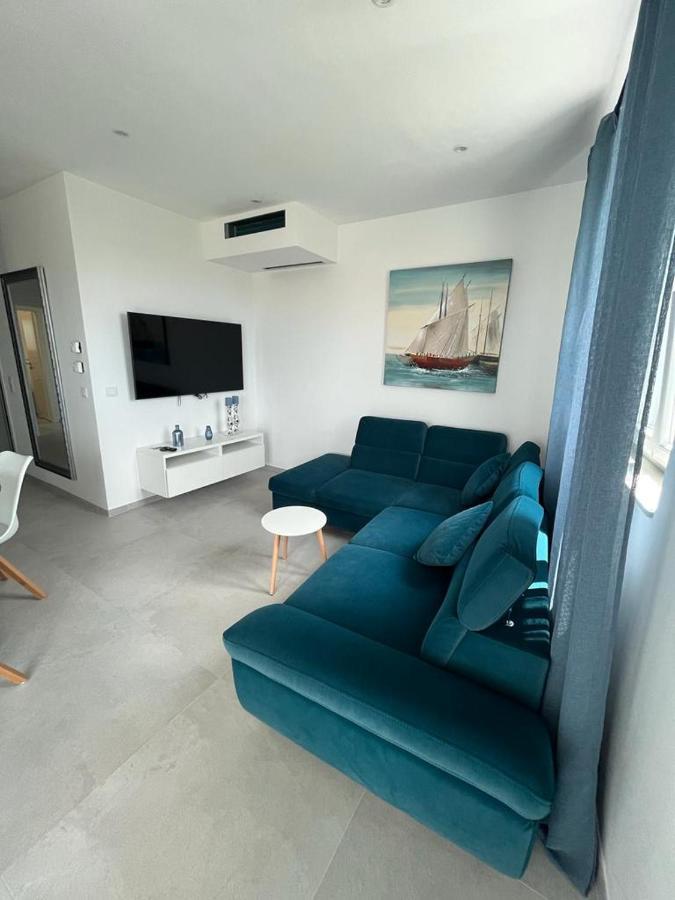Apartamento Haus Dalmatia With Heated Pool Bibinje Exterior foto